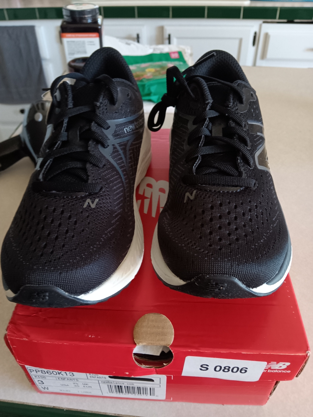 Kids New Balance Size 3.5. New